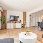 Sandra Zadarvillas Villa Lisicici