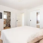 Sandra Zadarvillas Villa