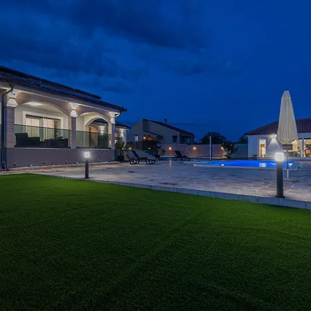 Sandra Zadarvillas Βίλα Lisicici