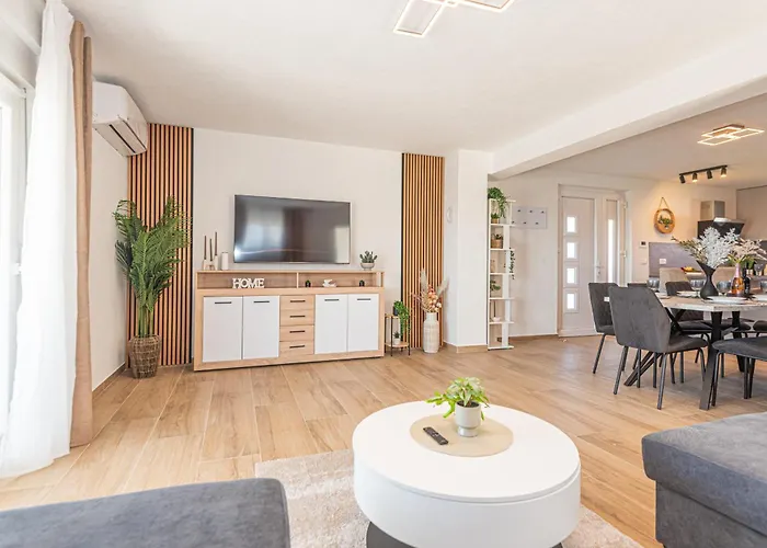 Sandra Zadarvillas Βίλα Lisicici