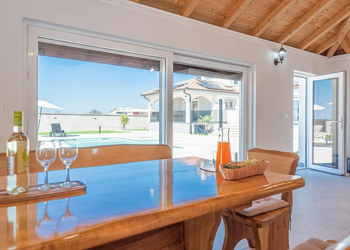 Sandra Zadarvillas Βίλα Lisicici