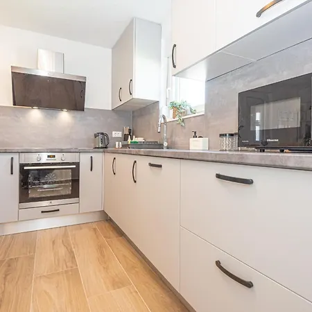 Sandra Zadarvillas Villa