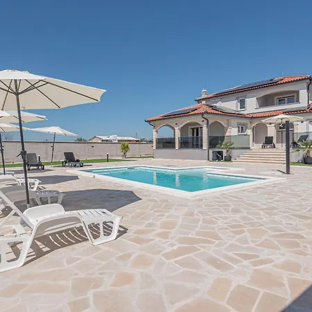 Sandra Zadarvillas Lisicici